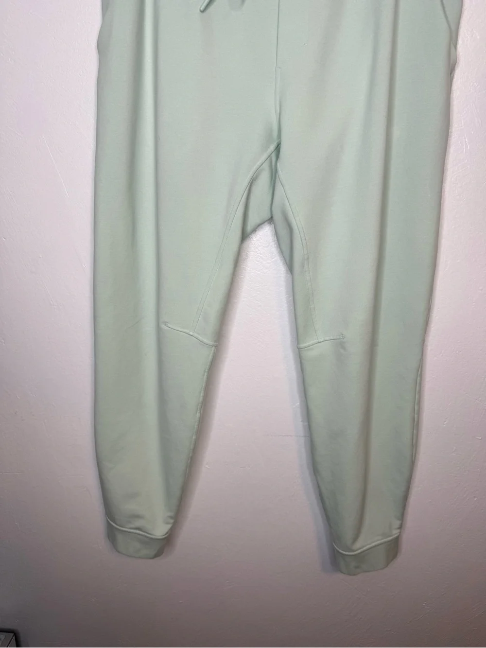 Lululemon Mint Green Jogger Pants XL Soft Stretch Lounge Travel Athleisure